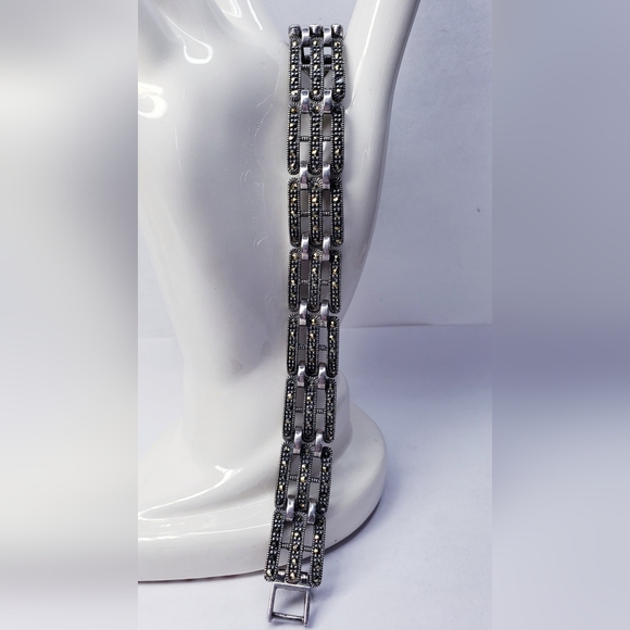 Art Deco Style Textured Marcasite Sterling Silver Bracelet 7.5"Long - Picture 5 of 5